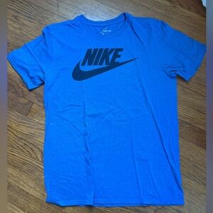 Men’s Nike tee
